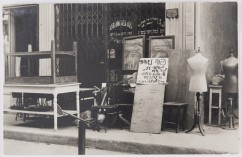 Ben Zeev, Store with a sign on the front reading