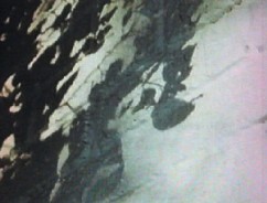 סטן ברקהייג', 2003-1933 

הציפיה של הלילה, 1958 

וידיאו, צולם ב־16 מ"מ 

39:00 דקות, ללא פסקול, צבע 

6175-05