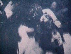 רן שחורי, נ. 1936 

עירום, 1970 

וידיאו, צולם ב־8 מ"מ 

8:00 דקות 

6198-06