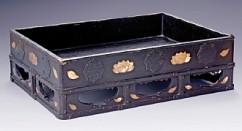Buddhist Ceremonial Tray 

Anonymous artist 

Lacquered wood inlaid with mother-of-pearl 

14th c. 

37.5 x 27.4 x 10.4 cm
