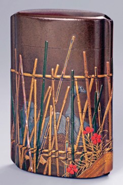 Inro (container for a seal), 5 sections 

Goose Behind Bamboo Fence 

Shibata Zeshin (1807-1891) 

Signature: Zeshin 

Lacquered wood, gold Takamaki-e 

Shakudo (copper, bronze and gold alloy) inlay  

7.7 x 5 x 2 cm