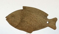 כף קוסמטית בצורת דג