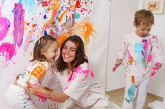 קורס ציור ואמנות לילדים עם אנה יבלוצ'קינה ברוסית