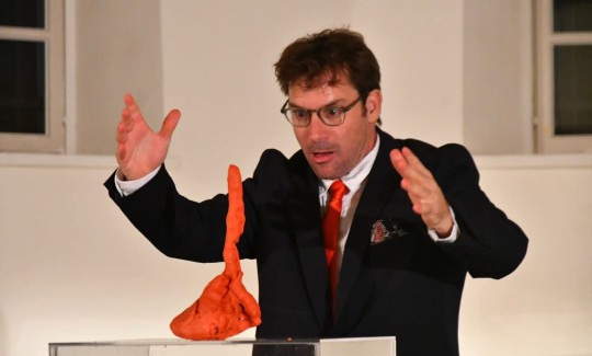 הצגות תיאטרון גלם, גוש