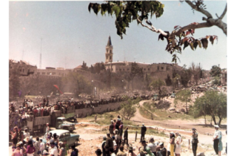 עיר ובליבה חומה