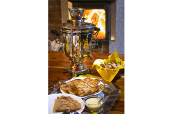 קולינריה: סלט דג מלוח ופוטין לקינוח