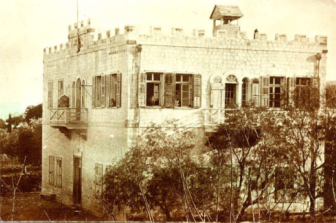 כחול כביסה בחלב פרות - ציורי קיר דקורטיביים בבתי המתיישבים הטמפלרים בארץ ישראל
