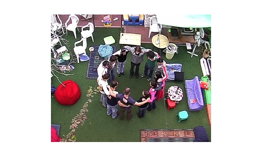 מועדים לשמחה 2, 2006-2005, מיצב