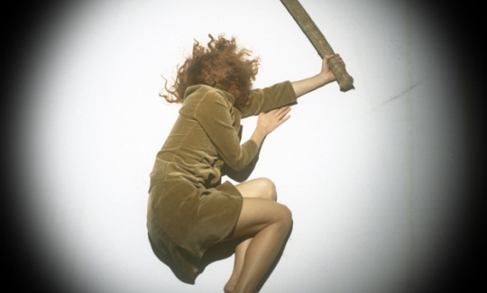 Death Bed, 2005 (video still), video Installatio