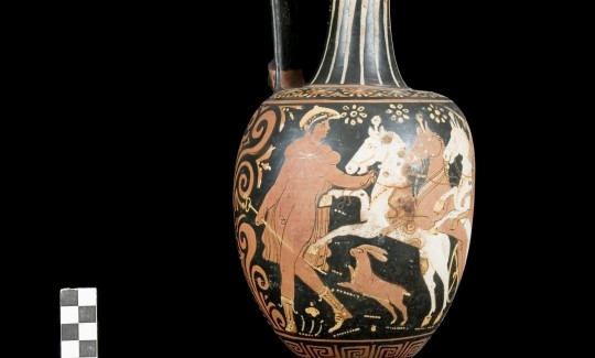 Red-figure oinochoe (wine jug)Pottery320-315
