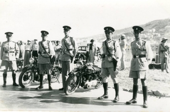 في خدمة جلالته