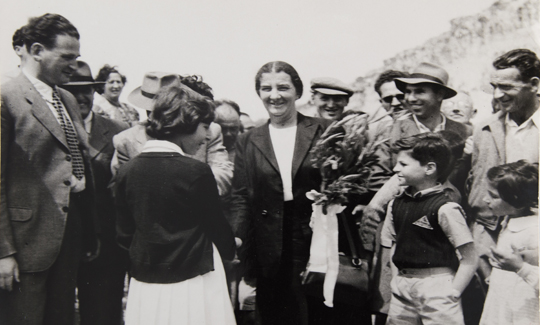 Charlotte and Gerda Meyer, Minister of Labor Golda