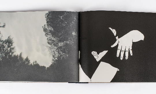 נעה יקותיאליWhile They Were Moving