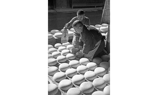 Cooling the Mochi (Rice Cakes), Tokyo, 1934