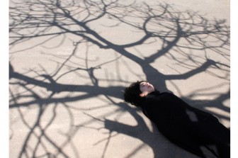 غائبة حاضرة