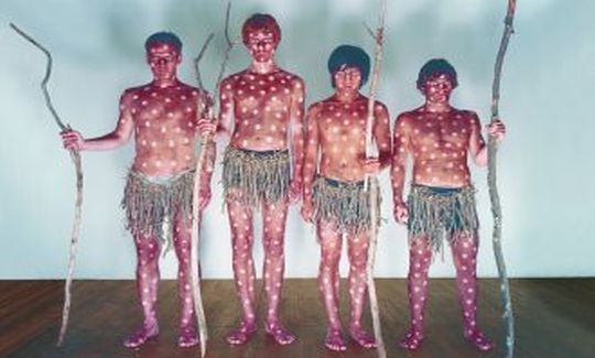 פרימיטיבים, 2001, תצלום צבע
