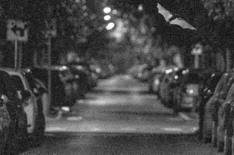 "لاجئو الضوء"