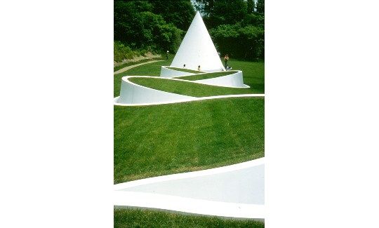 DaniKaravan_WayToTheHiddenGarden_1992-1999_Sapporo
