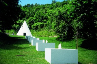 اليابان لدى داني كارافان