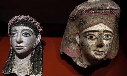 כמוסת זמן מצרים, מסכות